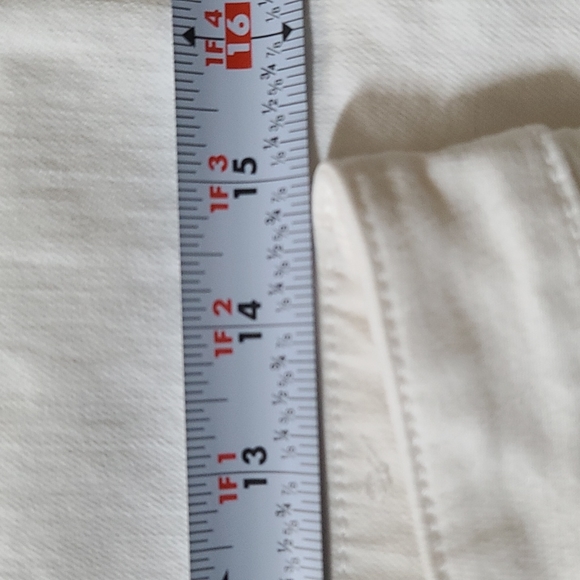 Loft midrise white jeans w/frayed ankles - Picture 13 of 13